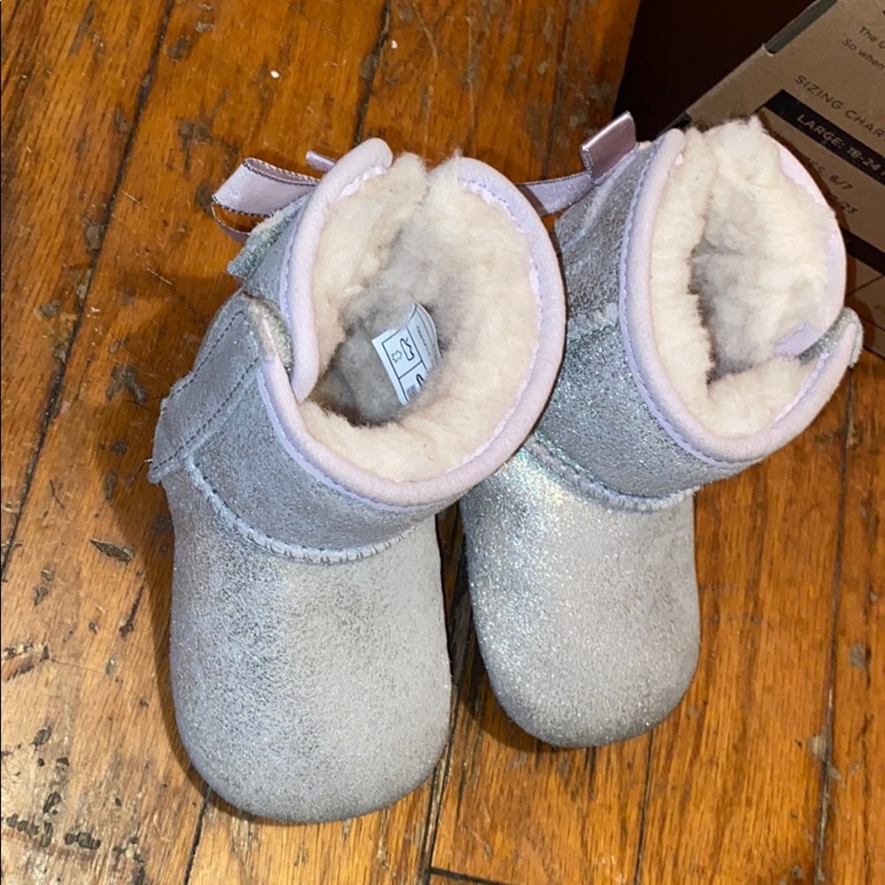 Infant uggs 02/03 used but excellent condition